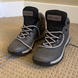 Women’s hiking boots